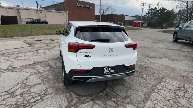 Buick Encore GX Vehicle Full-screen Gallery Image 07