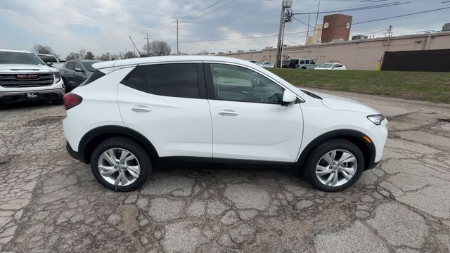 Buick Encore GX Vehicle Full-screen Gallery Image 09