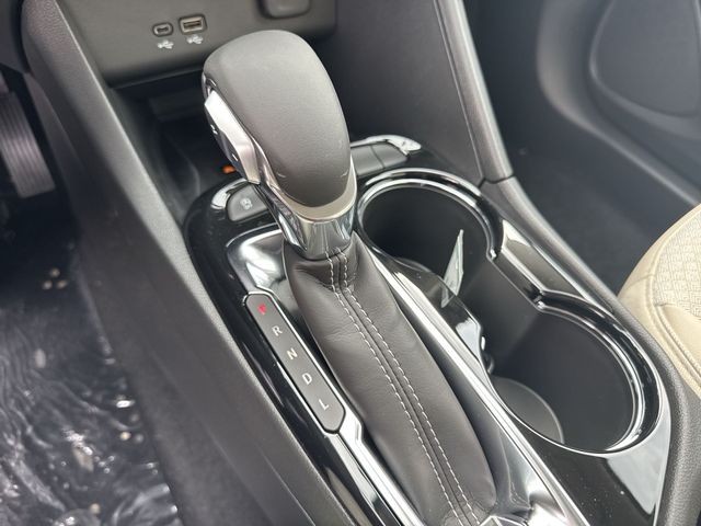 Buick Encore GX Vehicle Full-screen Gallery Image 19