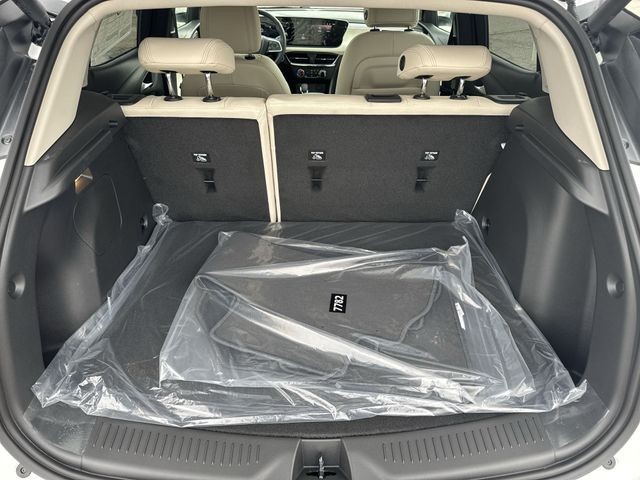 Buick Encore GX Vehicle Full-screen Gallery Image 23