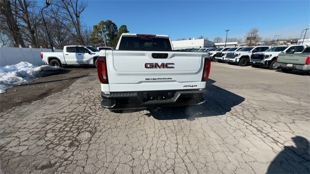 GMC Sierra 1500 Vehicle Full-screen Gallery Image 07