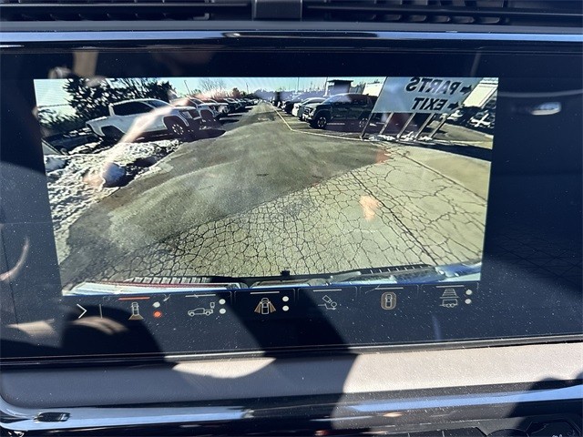 GMC Sierra 1500 Vehicle Full-screen Gallery Image 17