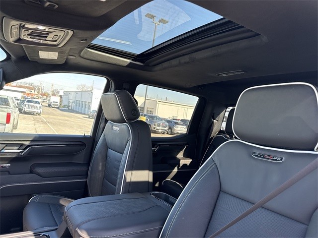 GMC Sierra 1500 Vehicle Full-screen Gallery Image 22