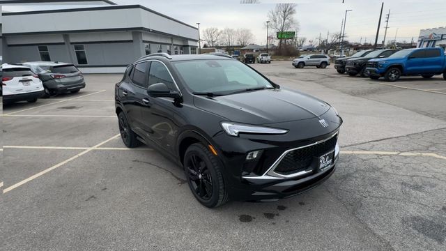 Buick Encore GX Vehicle Full-screen Gallery Image 02