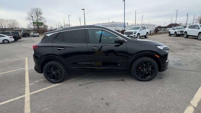 Buick Encore GX Vehicle Full-screen Gallery Image 09