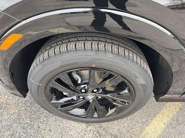 Buick Encore GX Vehicle Full-screen Gallery Image 10