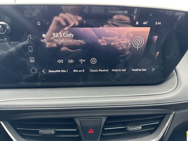 Buick Encore GX Vehicle Full-screen Gallery Image 16
