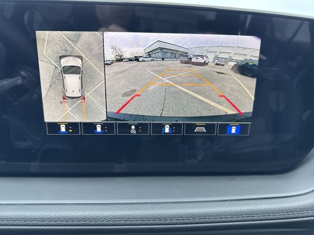 Buick Encore GX Vehicle Full-screen Gallery Image 17