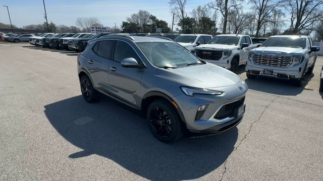 Buick Encore GX Vehicle Full-screen Gallery Image 02