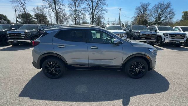 Buick Encore GX Vehicle Full-screen Gallery Image 09