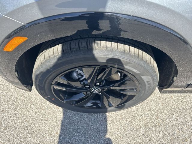 Buick Encore GX Vehicle Full-screen Gallery Image 10