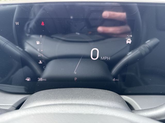 Buick Encore GX Vehicle Full-screen Gallery Image 15