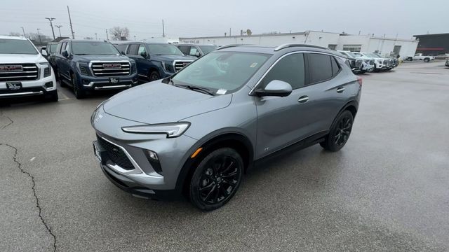 Buick Encore GX Vehicle Full-screen Gallery Image 04