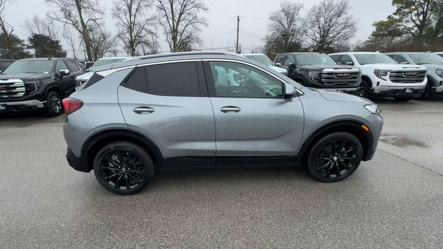 Buick Encore GX Vehicle Full-screen Gallery Image 09