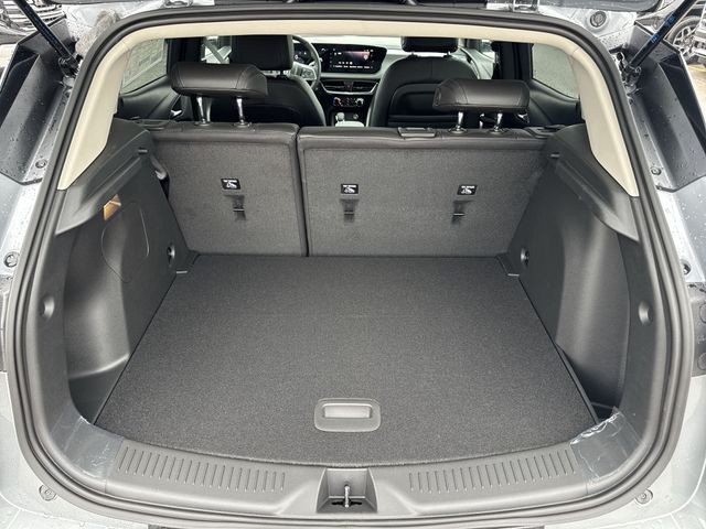 Buick Encore GX Vehicle Full-screen Gallery Image 23