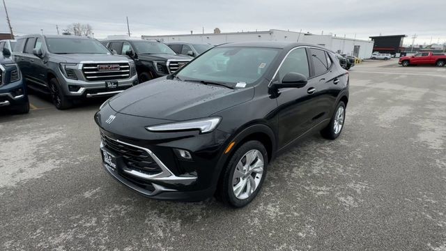 Buick Encore GX Vehicle Full-screen Gallery Image 04