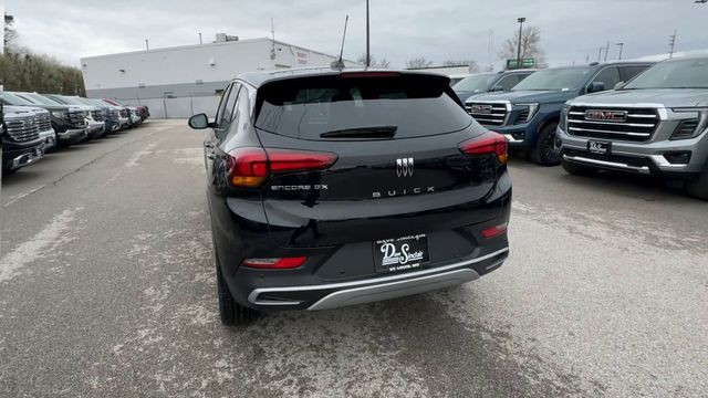 Buick Encore GX Vehicle Full-screen Gallery Image 07