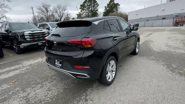 Buick Encore GX Vehicle Full-screen Gallery Image 08