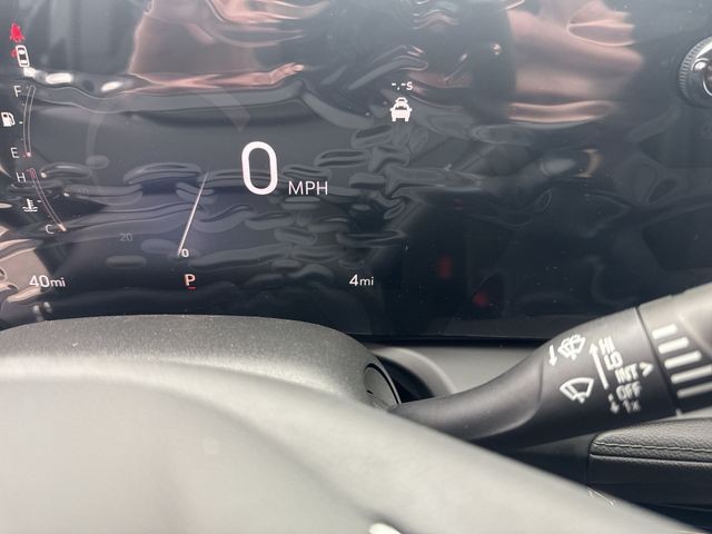 Buick Encore GX Vehicle Full-screen Gallery Image 15