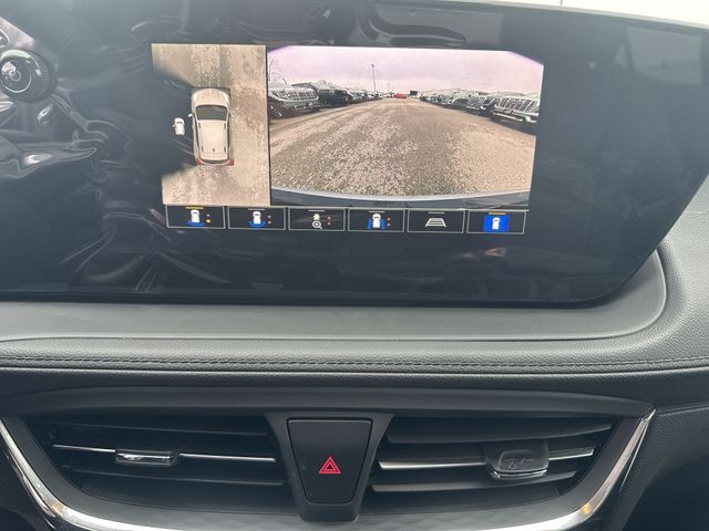 Buick Encore GX Vehicle Full-screen Gallery Image 17