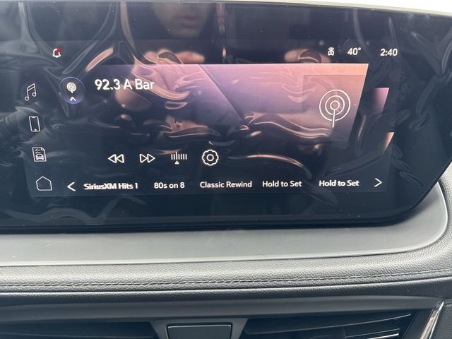 Buick Encore GX Vehicle Full-screen Gallery Image 16