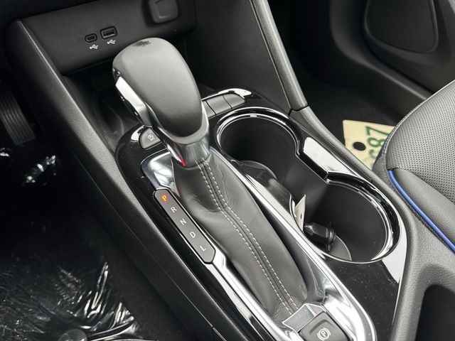 Buick Encore GX Vehicle Full-screen Gallery Image 19