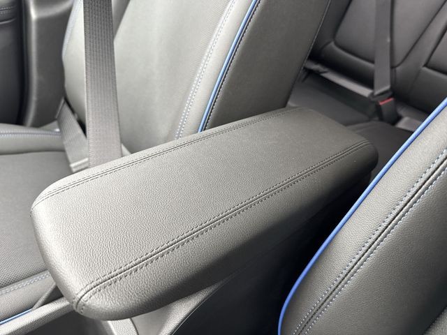 Buick Encore GX Vehicle Full-screen Gallery Image 20