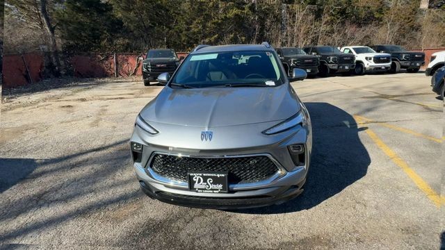 Buick Encore GX Vehicle Full-screen Gallery Image 03