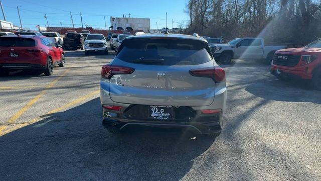 Buick Encore GX Vehicle Full-screen Gallery Image 07