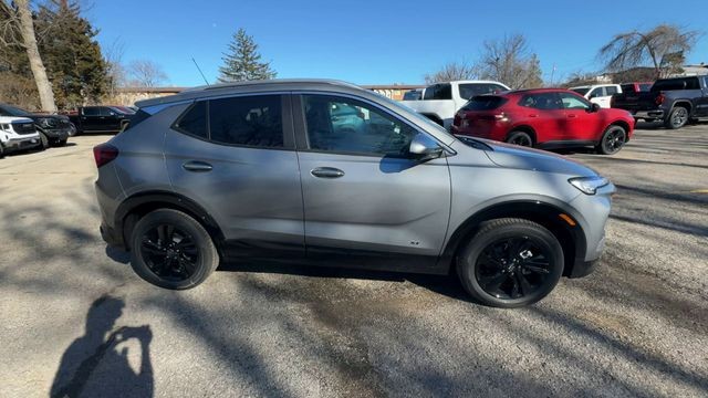 Buick Encore GX Vehicle Full-screen Gallery Image 09