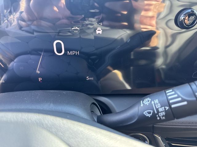 Buick Encore GX Vehicle Full-screen Gallery Image 15