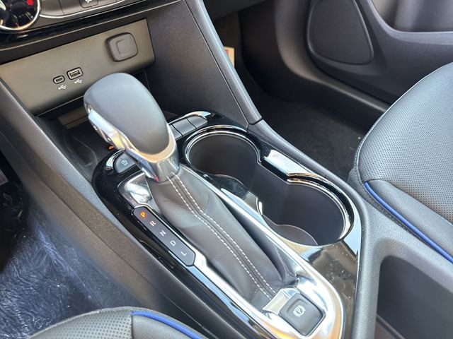 Buick Encore GX Vehicle Full-screen Gallery Image 19