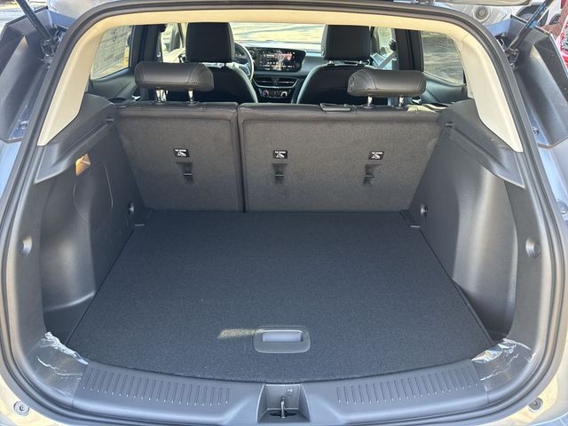 Buick Encore GX Vehicle Full-screen Gallery Image 22