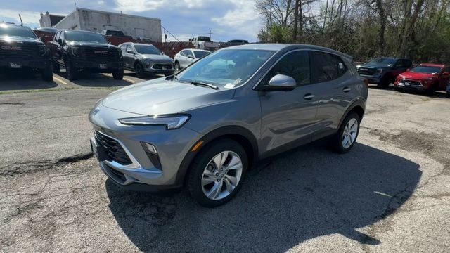 Buick Encore GX Vehicle Full-screen Gallery Image 04