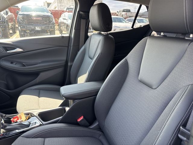 Buick Encore GX Vehicle Full-screen Gallery Image 11