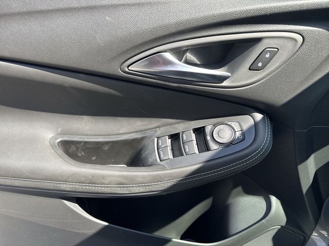 Buick Encore GX Vehicle Full-screen Gallery Image 13