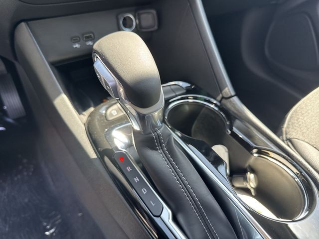 Buick Encore GX Vehicle Full-screen Gallery Image 19