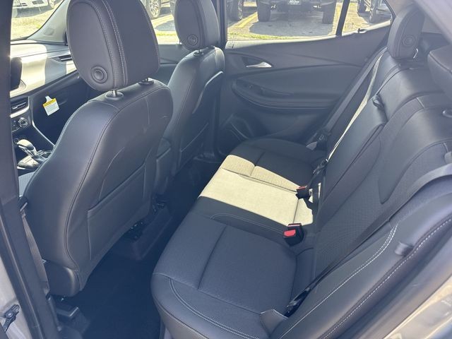 Buick Encore GX Vehicle Full-screen Gallery Image 21