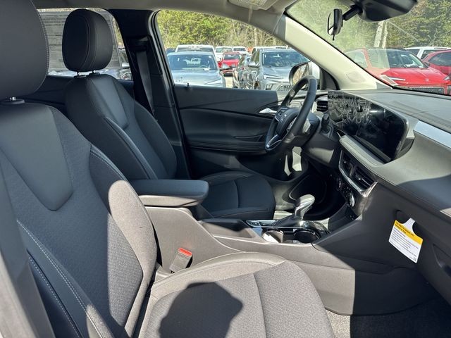 Buick Encore GX Vehicle Full-screen Gallery Image 23