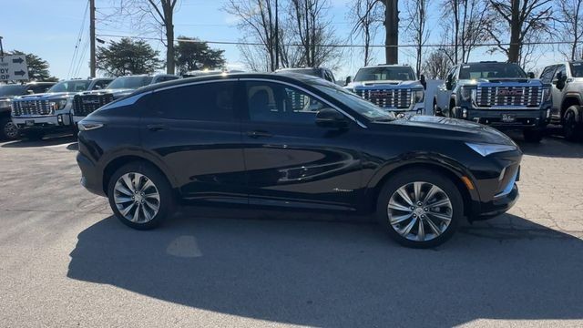 Buick Envista Vehicle Full-screen Gallery Image 09