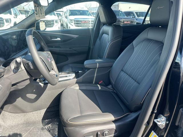 Buick Envista Vehicle Full-screen Gallery Image 11