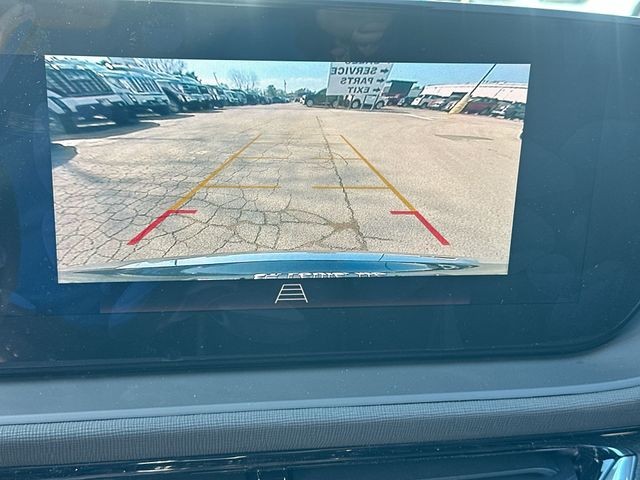 Buick Envista Vehicle Full-screen Gallery Image 17