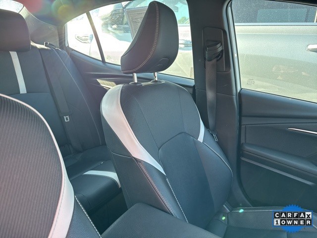 Toyota Camry Vehicle Full-screen Gallery Image 05