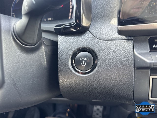 Toyota Camry Vehicle Full-screen Gallery Image 20