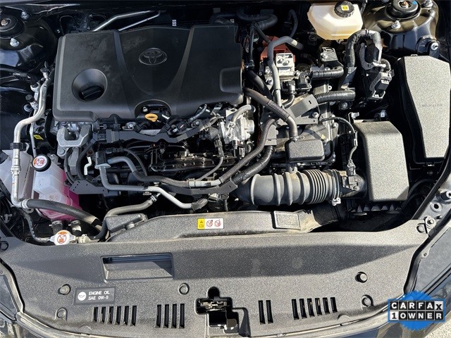 Toyota Camry Vehicle Full-screen Gallery Image 32