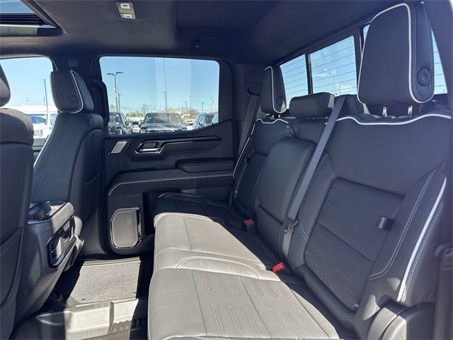 GMC Sierra 1500 Vehicle Full-screen Gallery Image 22