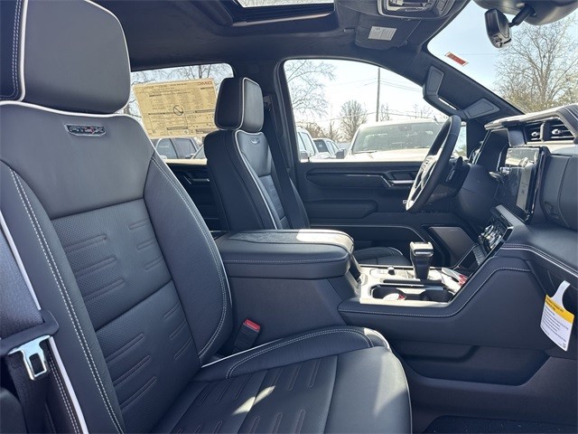 GMC Sierra 1500 Vehicle Full-screen Gallery Image 24