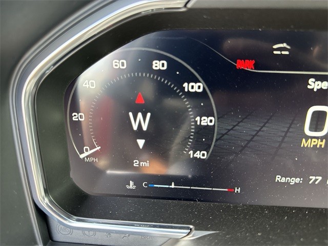 GMC Sierra 1500 Vehicle Full-screen Gallery Image 15