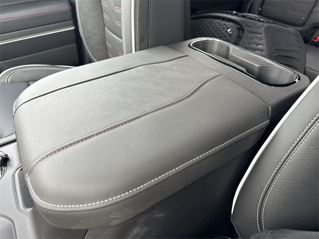 GMC Sierra 1500 Vehicle Full-screen Gallery Image 20