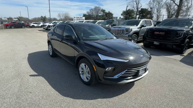 Buick Envista Vehicle Full-screen Gallery Image 02